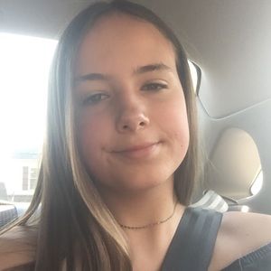 Meet your Posher, Amelia